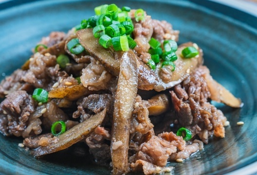 牛肉とごぼうのしぐれ煮